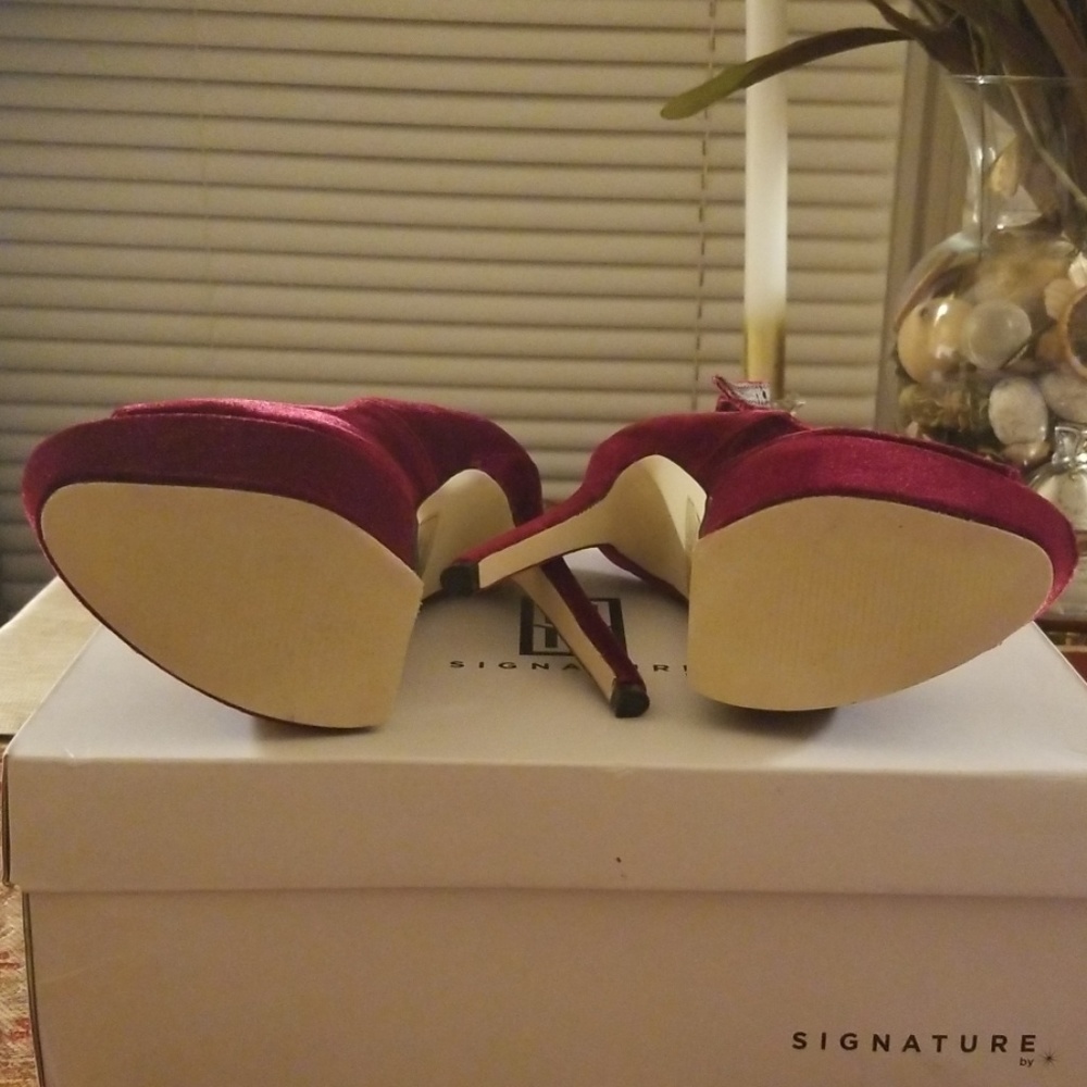 Stilettos - Picture 2 of 4